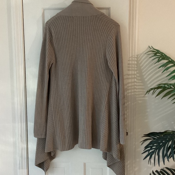 Barefoot Dreams CozyChic ultra lite Cardigan in Taupe/Tan - Picture 10 of 10